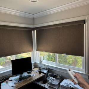 Рулонная штора Somfy Sonesse 40 RTS, коричневый, blackout, 0.7 м
