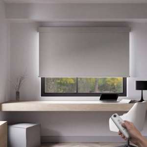 Рулонная штора Somfy Sonesse 40 RTS, серый, blackout, пульт, 0.7 м (арт. 34563)