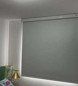 Рулонные жалюзи Somfy Screen Up 40, светло-серый, blackout, 0.4 м