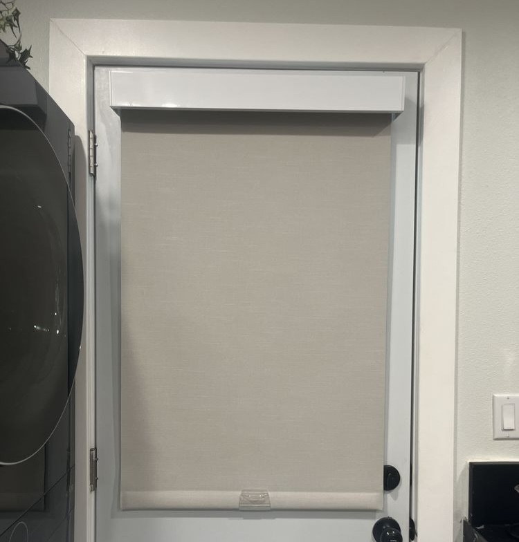 Рулонная штора Somfy Sonesse 40 WT, светло-бежевый, blackout, настенная кнопка, 0.6 м (арт. 31963), фото 4