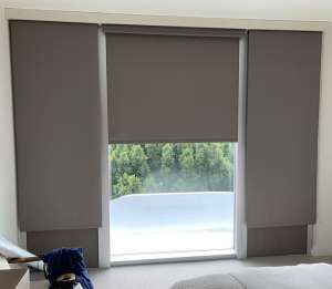 Кассетная рулонная штора Somfy Sonesse 40 RTS, коричневый, blackout, 0.5 м