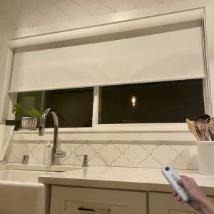 Рулонная штора Somfy Sonesse 40 RTS, светло-бежевый, blackout, 0.5 м