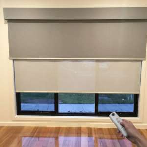 Рулонная штора Somfy Sonesse 40 RTS, светло-бежевый, blackout, 0.7 м